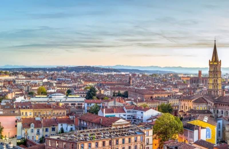 Toulouse skyline
